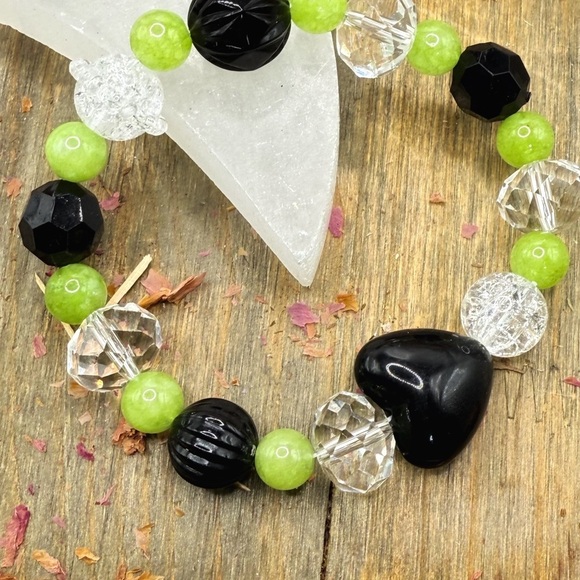 Alquimia Black and Green Beaded Bracelet with Heart Accent - Picture 1 of 1